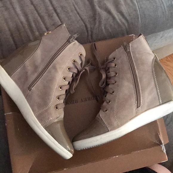 wedge sneaker - Picture 4 of 5